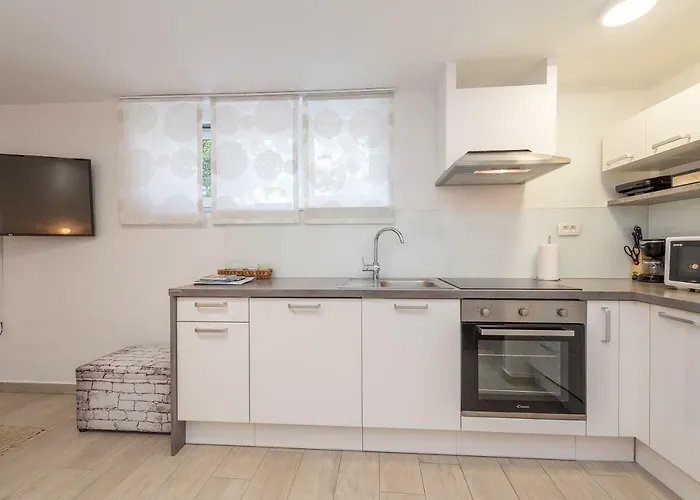 Luky Apartamento Zadar