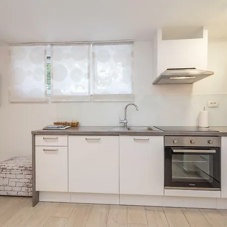 Luky Apartamento Zadar