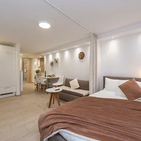 Luky Apartamento Zadar